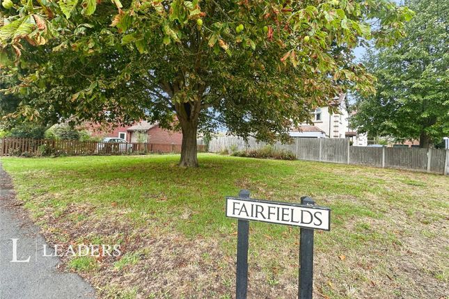 Room 2, 17, Fairfields, Cambridgeshire photo 3