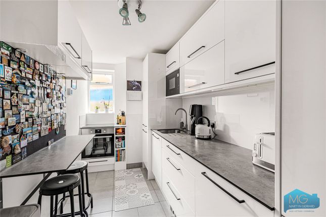 Flat 1, 47, Church Crescent, London photo 3