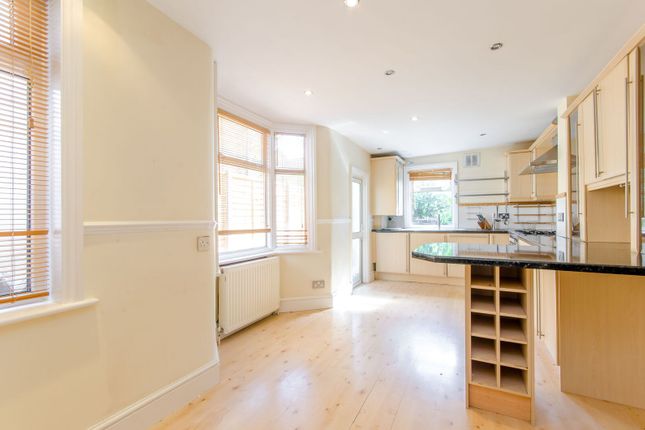4-bed house on Liddington Road, Stratford, £3,000/mo