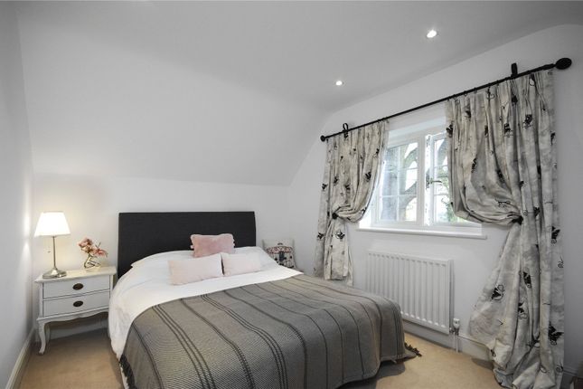 Detached house to rent in Southend, Henley-On-Thames, Oxfordshire