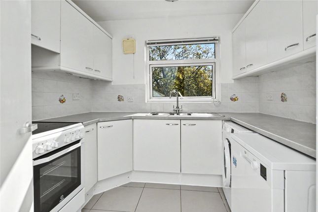 16, Woodville Court, Leeds photo 4