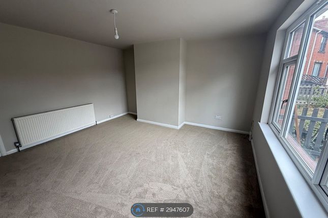 Highgate Crescent, Lepton, Huddersfield photo 4