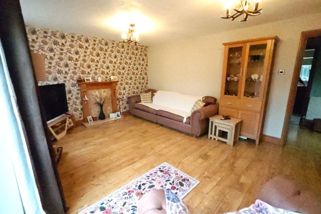 28, Llwyn Cyfarthwch, Carmarthenshire photo 3