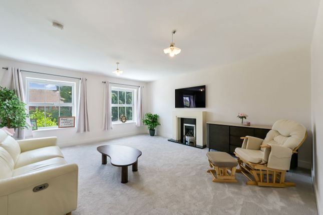 9, Castle Mews, Weybridge photo 2
