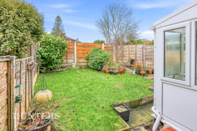 12, Waterhouse Close, Rochdale photo 4
