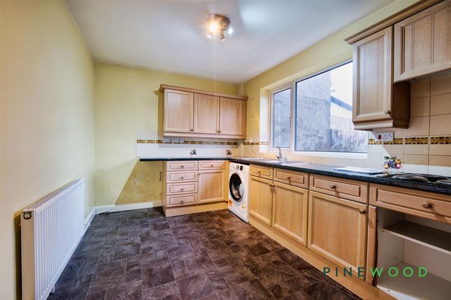 29 Clowne Road, Chesterfield photo 4