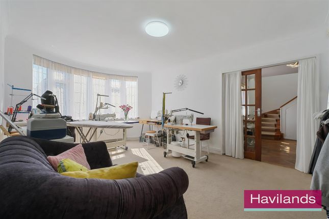 2, Athole Gardens, Enfield photo 4