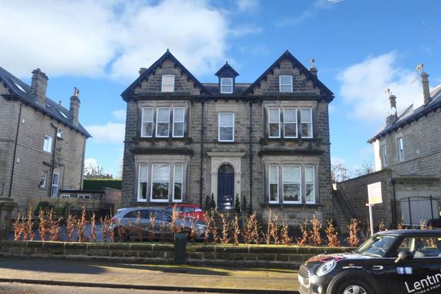 Thumbnail Flat to rent in The Oval, Harrogate, North Yorkshire