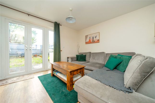 2A, Victoria Road, Surrey photo 2
