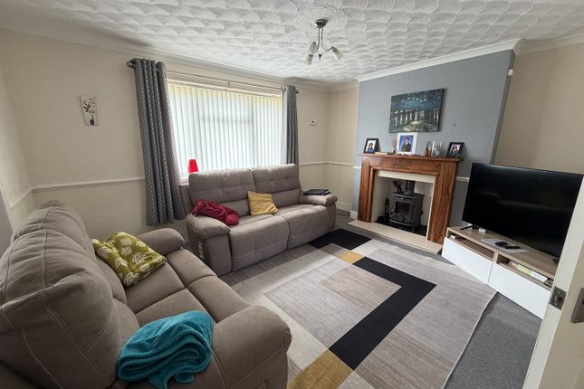 53, Ffynnonau, Crickhowell photo 2
