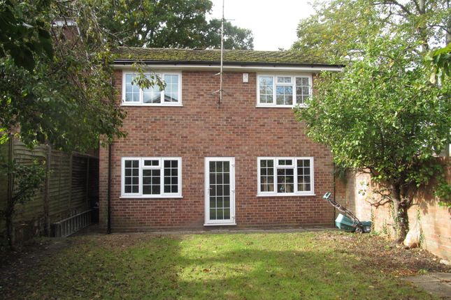 9, Whitby Drive, Reading photo 2