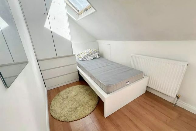 Thumbnail Room to rent in St. Elmo Road, London