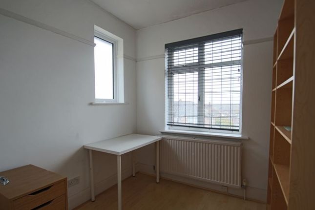 Terraced house to rent in Bostall Hill, London