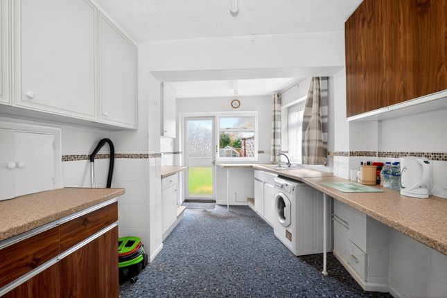 36, Jones Road, Goffs Oak photo 4