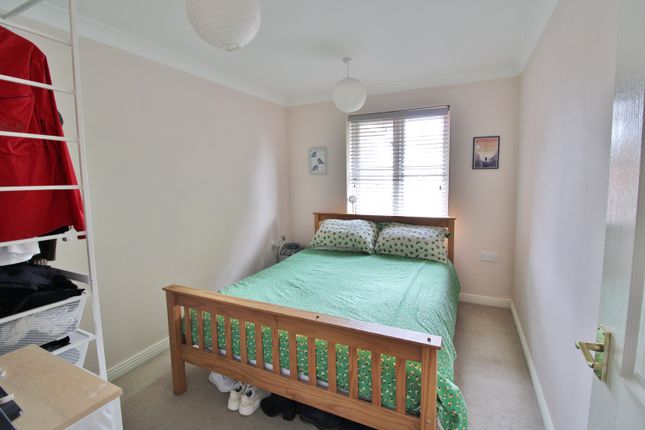 9, Saxe Court, Knowle photo 4