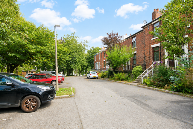 7, Lark Hill, Preston photo 2