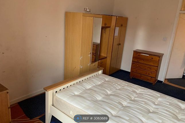 Flat, Maryhill Road, Glasgow photo 3