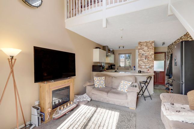 11 Herons Court, Nottingham photo 2