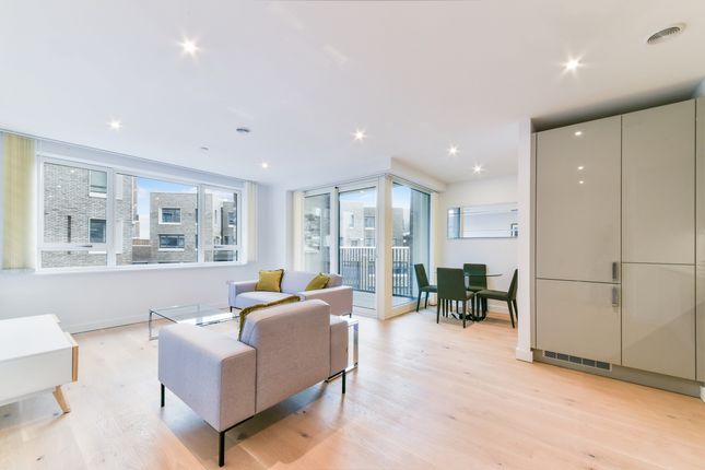 1-bed flat on Flat 301 Walton Heights, 143, Walworth Road, Elephant & Castle, £550,000