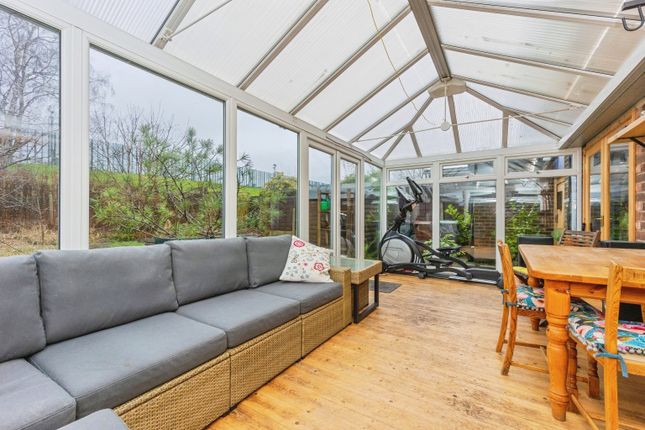 82, West Drive, Tintwistle Glossop photo 3
