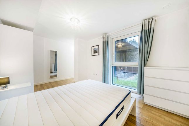 Flat 16, Nyland Court, Naomi Street, London photo 5