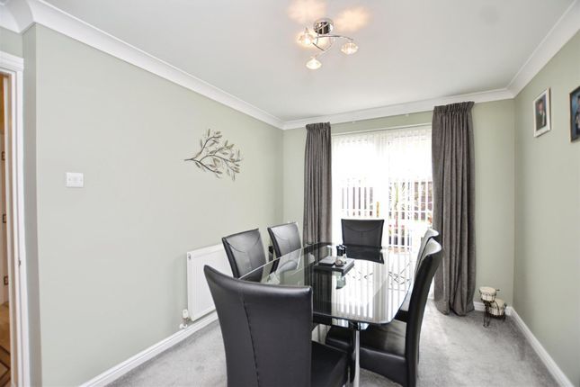 23, Trentholme Drive, Scunthorpe photo 4