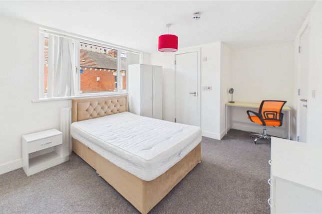 Room 4, 11, Palm Street, Middlesbrough photo 3
