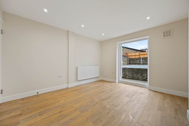Coningham Road, London photo 4