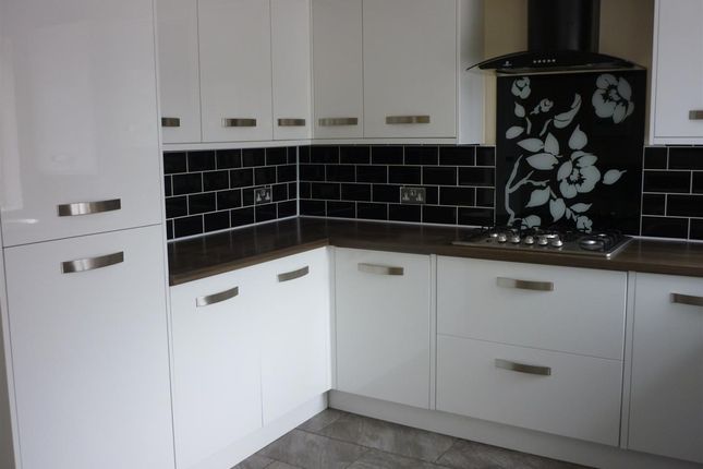 28 Ashwood Avenue, Wigan photo 2