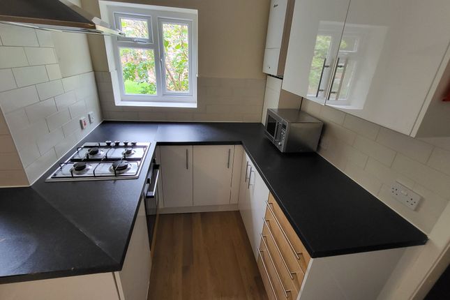 7 Lees Hall Crescent, Manchester photo 3