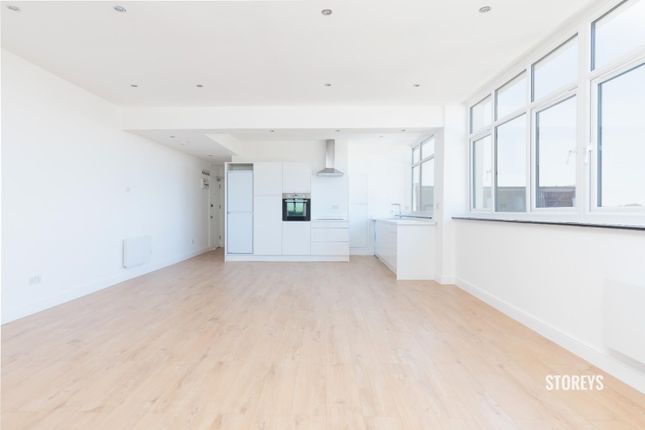 Thumbnail Flat to rent in Carnarvon Road, South Woodford, London
