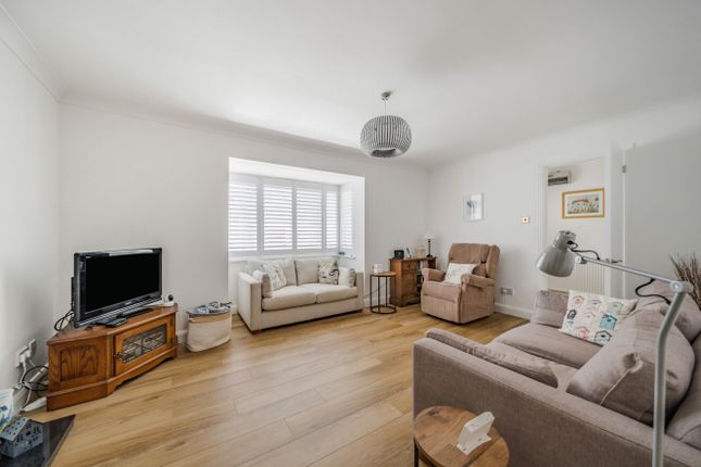 8, Hazel Close, Sidmouth photo 3