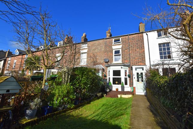 Thumbnail Terraced house for sale in Avenue Road, Scarborough