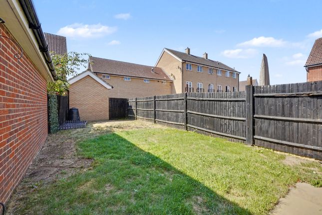 3 Mistletoe Close, Bury St. Edmunds photo 4