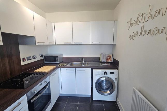 28, Harston Walk, London photo 5