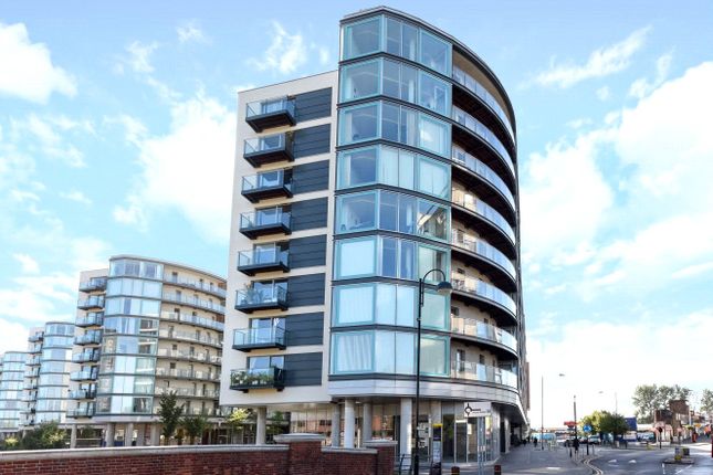 Flat for sale in Station Approach, Hayes, Greater London
