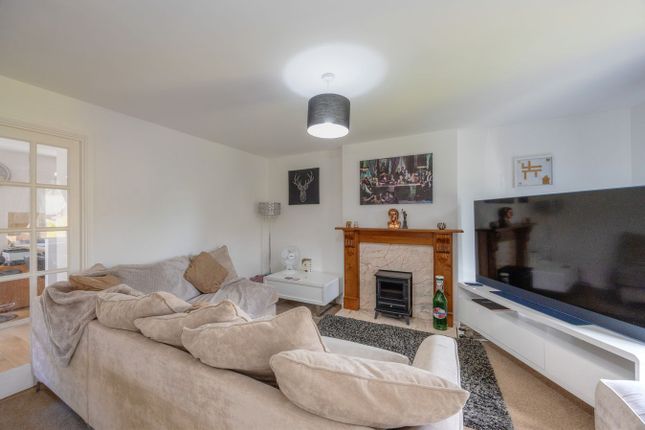 16, Bowden Grove, Barnsley photo 3