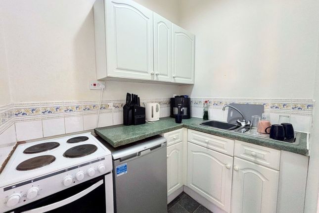 41, Burton-on-Trent photo 2