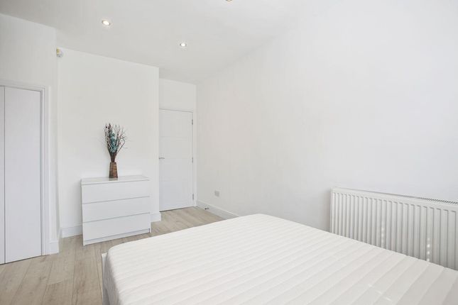 36b, Hampden Road, London photo 5