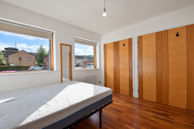 Henke Court, Cardiff photo 5