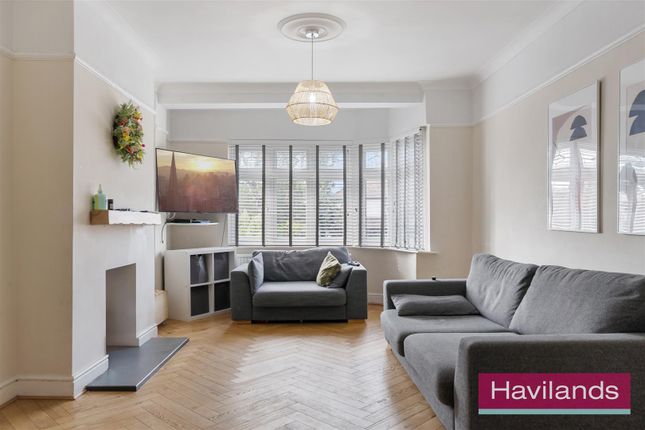 27, Chaseville Park Road, London photo 2