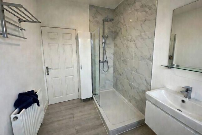 40, North Street, Downend photo 4