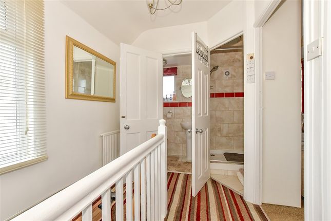 Ackholt Road Aylesham, Canterbury photo 4