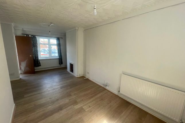 7 Sunningdale Drive, Swansea photo 2
