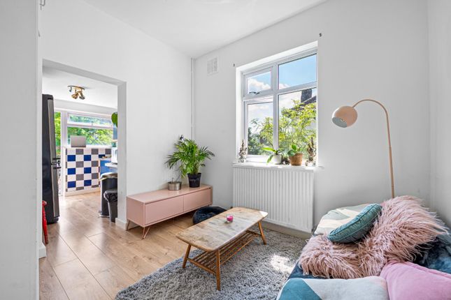 Thumbnail Flat for sale in Nightingale Road, London