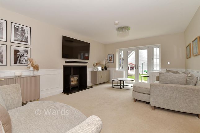4-bed detached on 98, Carpenters Lane, Tonbridge, £700,000