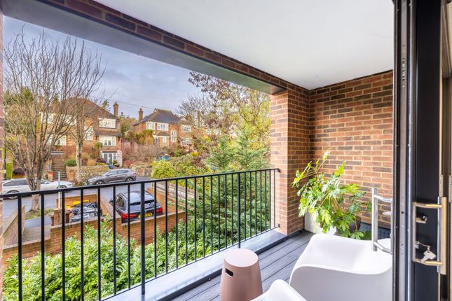 Flat 6, Kyle Court, Purley photo 2