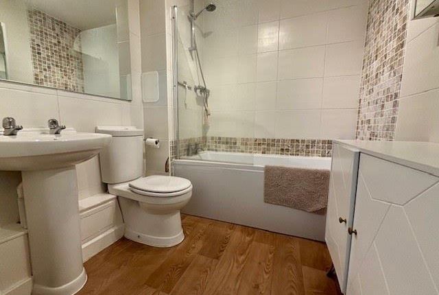 Flat 5, 27 Britannia Road, Brentwood photo 4