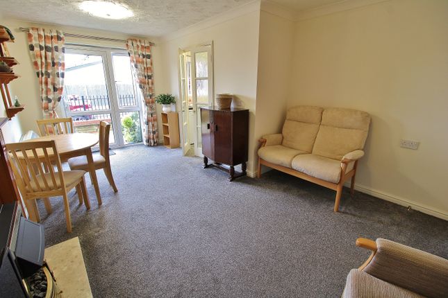 Flat for sale in Havant Road, Cosham, Portsmouth