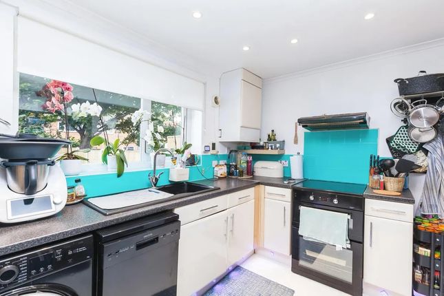 145, Frinton Road, Nottingham photo 4